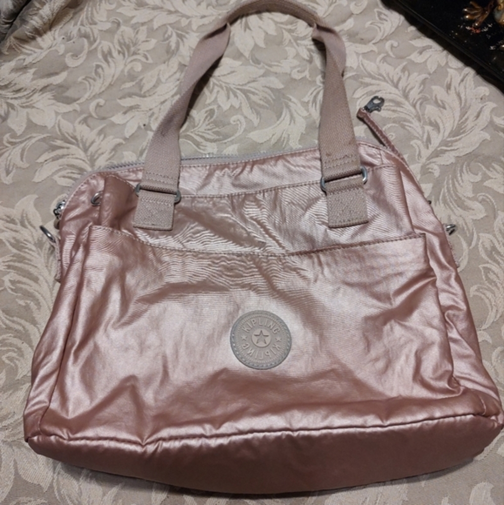 🩷👛🩷(Reduced) Shimmering Kipling Frosted Iridescent Blush Pink Utility Handbag